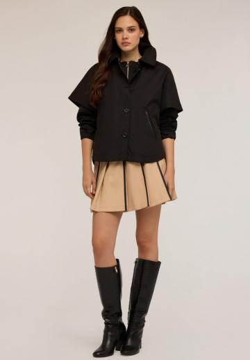 Куртка с накладнымит карманами