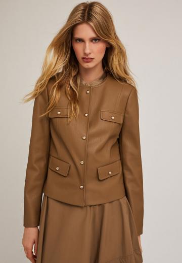 Блейзер с накладными карманами