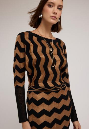 Вязаное платье