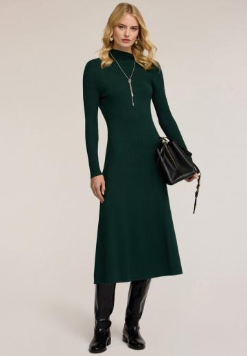 Вязаное платье