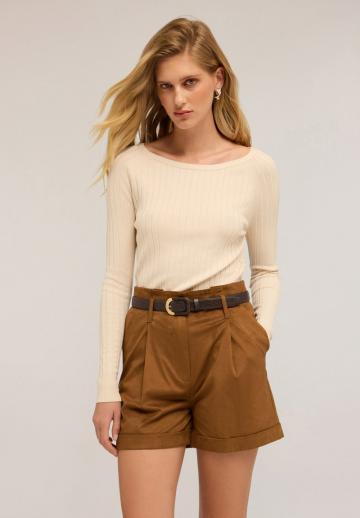 Пуловер в полоску