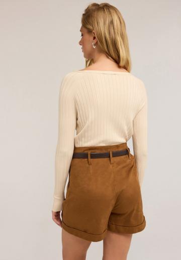 Пуловер в полоску