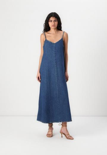 Джинсовое платье