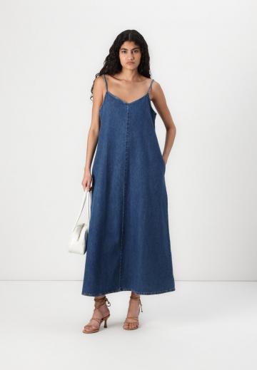 Джинсовое платье
