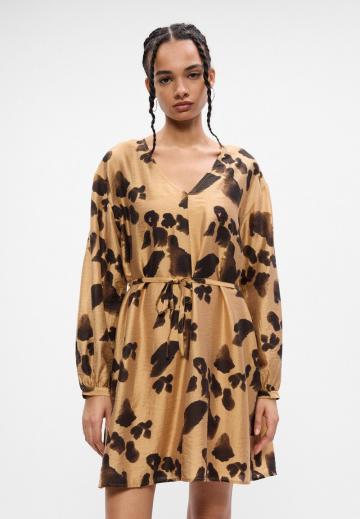 Короткое платье