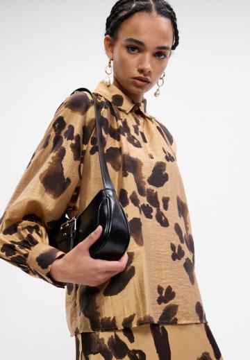 Атласная блузка