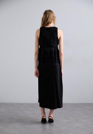 Блузка без рукавов