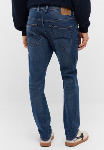 Узкие джинсы
