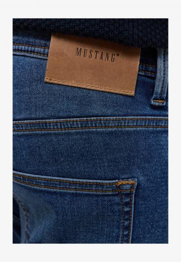 Узкие джинсы