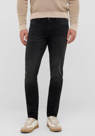 Узкие джинсы
