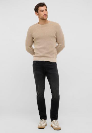 Узкие джинсы