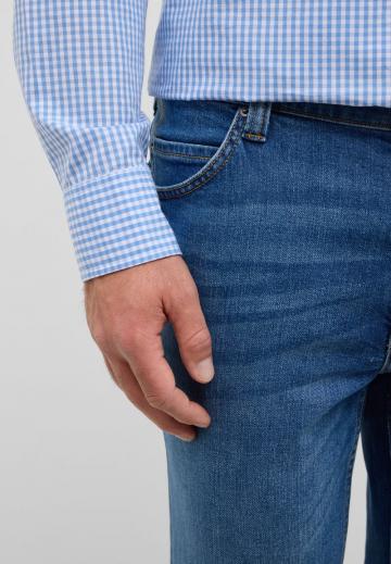 Прямые джинсы