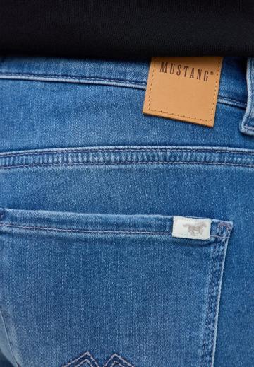 Клешеные брюки