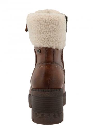 Ботинки на шнуровке