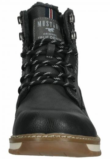 Ботинки на шнуровке