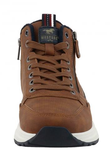 Ботинки на шнуровке