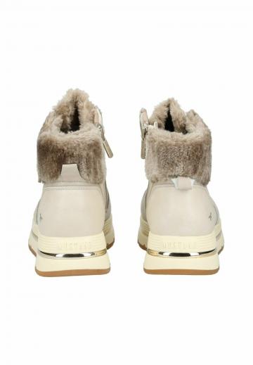 Зимние ботинки