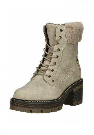 Зимние ботинки