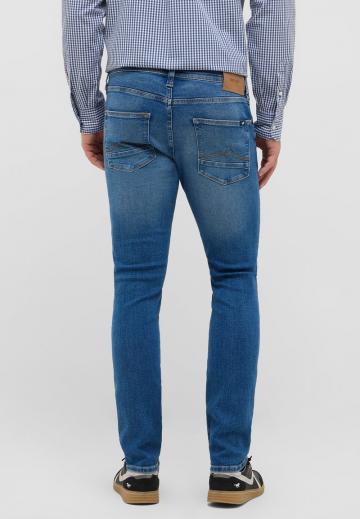 Узкие джинсы