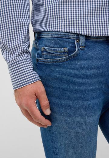 Узкие джинсы