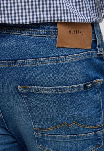 Узкие джинсы