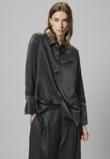 Атласная блузка