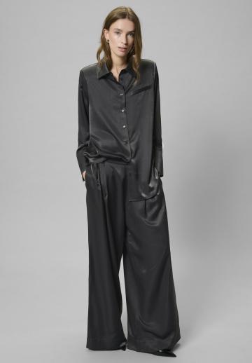 Атласная блузка