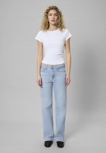 Прямые джинсы