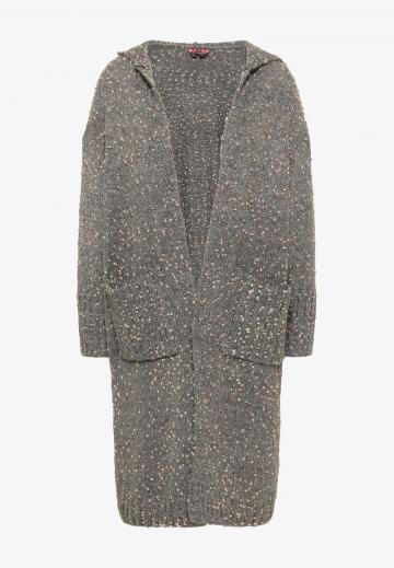 Длинный жилет