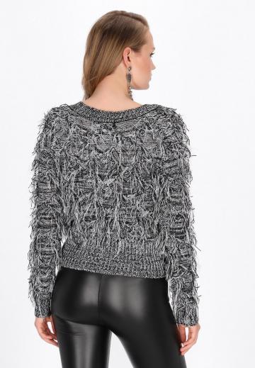 Пуловер с вырезом V