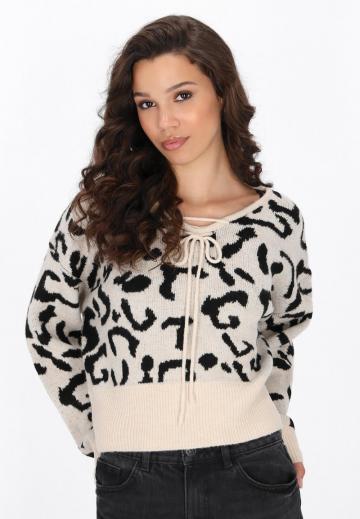 Пуловер с вырезом V