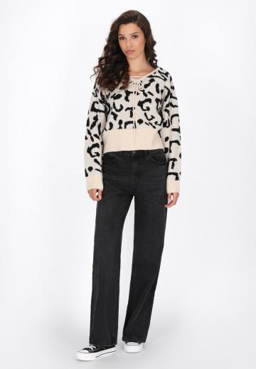 Пуловер с вырезом V