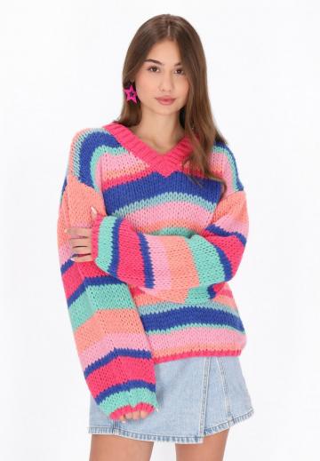 Пуловер с вырезом V