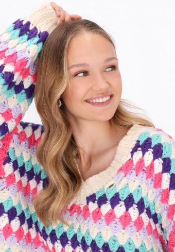 Пуловер с вырезом V