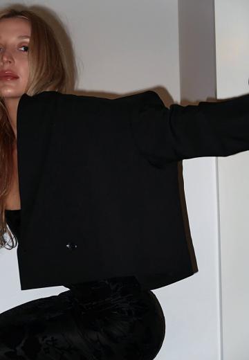 Короткий блейзер