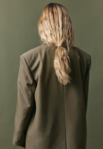 Блейзер с накладными карманами