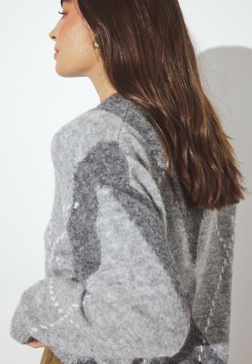 Пуловер с вырезом V