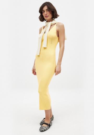 Вязаное платье