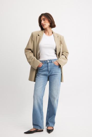 Клешеные джинсы