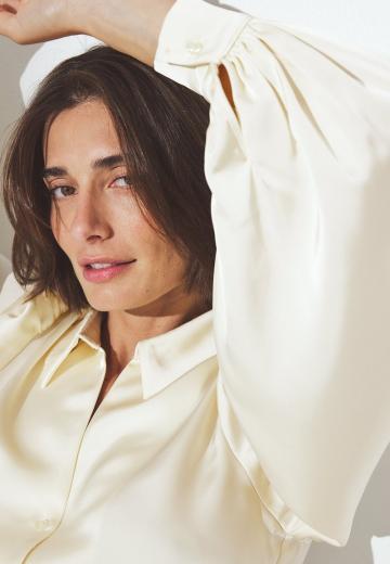 Атласная блузка