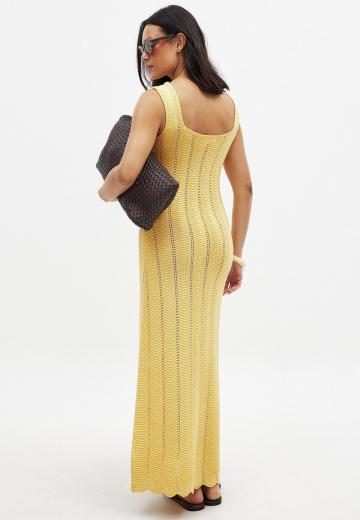 Вязаное платье