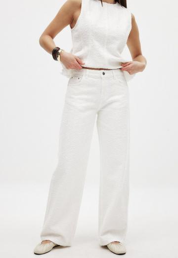 Прямые джинсы