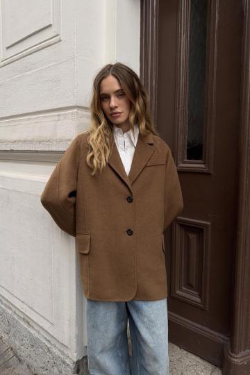 Короткое пальто