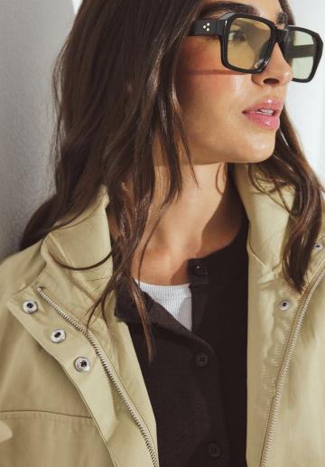 Куртка с накладнымит карманами