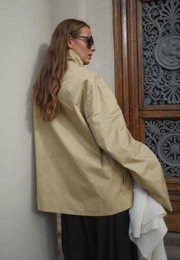 Куртка с накладнымит карманами