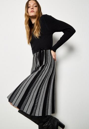 Вязаное платье