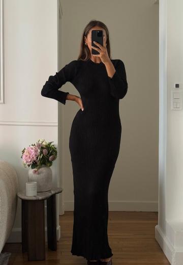 Вязаное платье