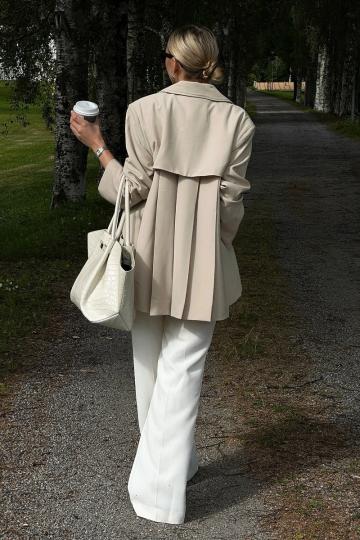 Короткое пальто