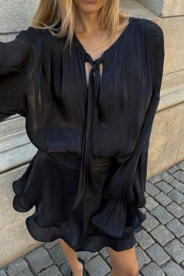 Короткое платье