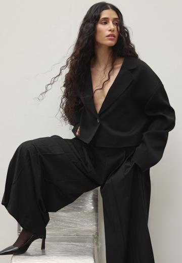 Короткий блейзер